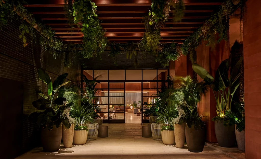 34-h-laxth_hotel-entrance-highrescopy