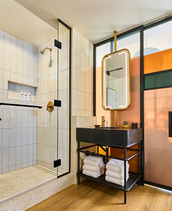 57-v-laxte_suite-bathroomcopy