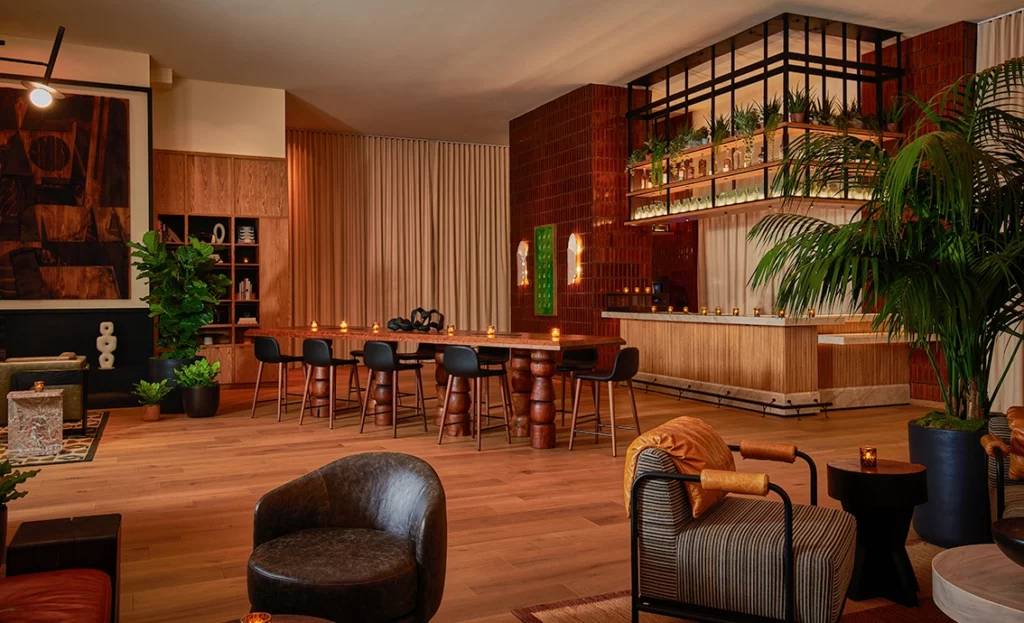 72-211206_tommie_hotel_21416copy